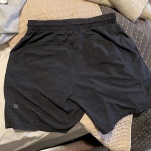 Lululemon 7 inch Men’s Pacebreaker Shorts Medium